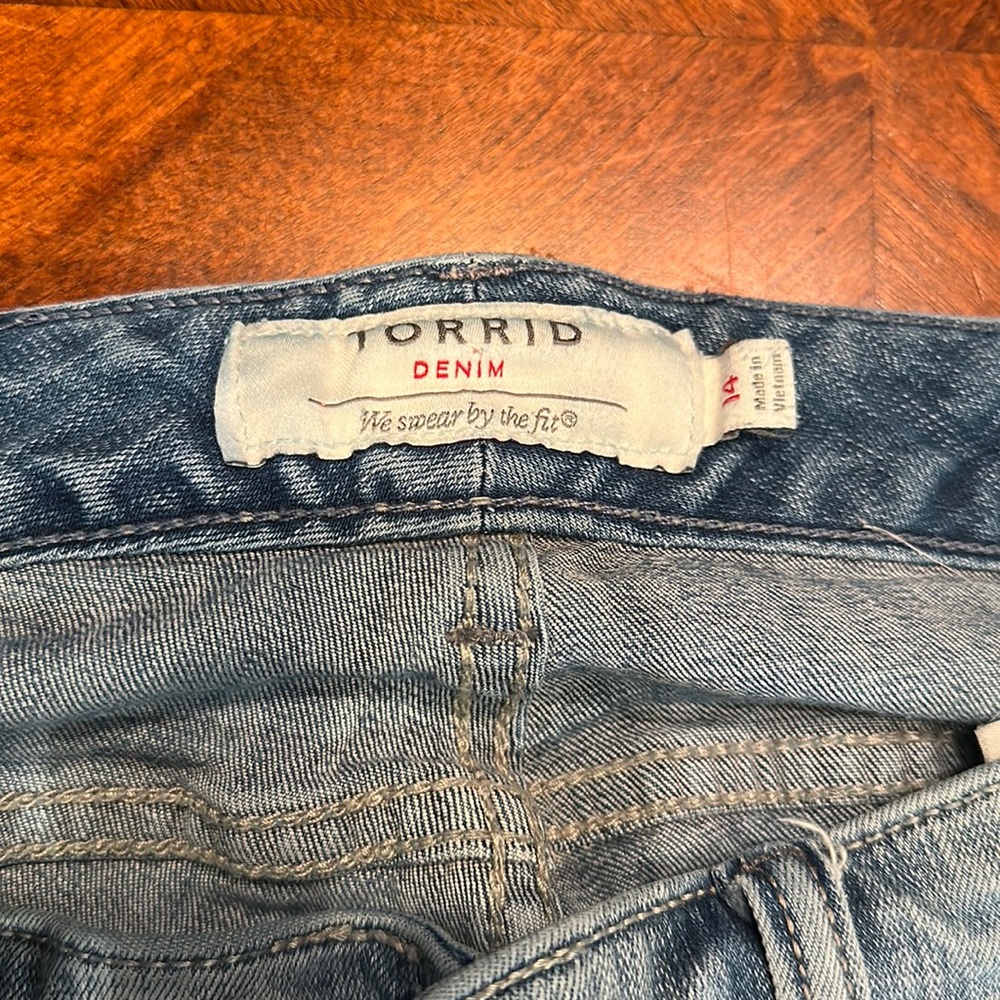 Torrid Boyfriend capri jeans 14 - short